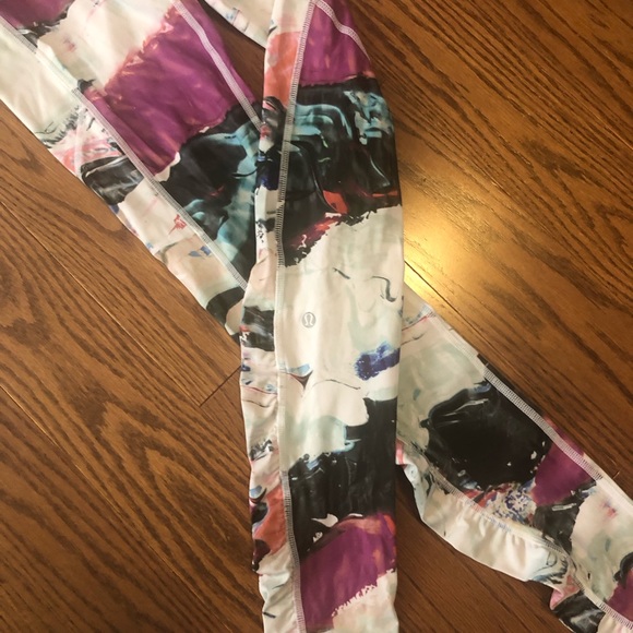 Lululemon multi colour leggings size 4 - Picture 3 of 3